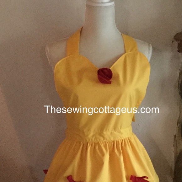 Belle Apron Disney Princess Beauty and the Beast - Picture 2 of 2